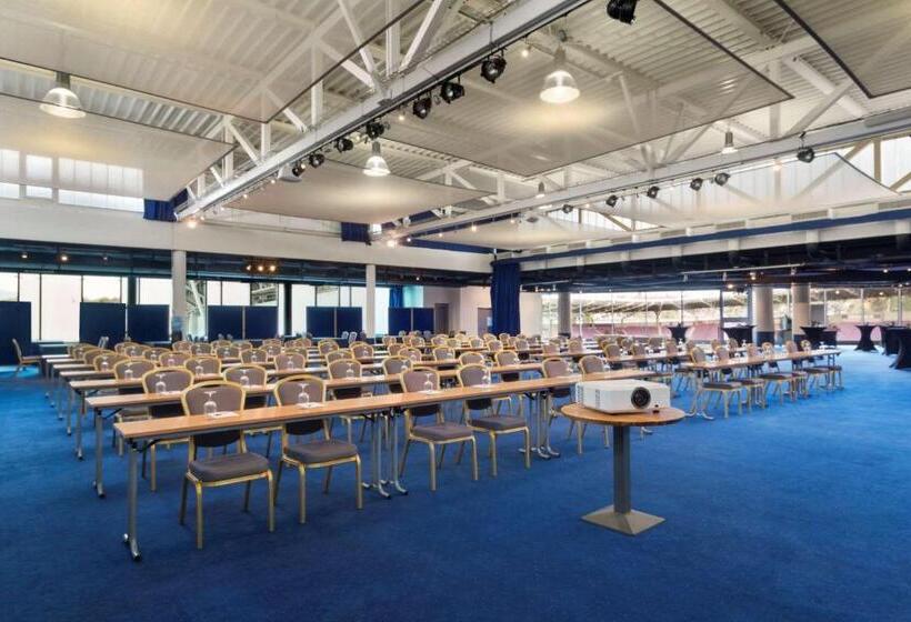 هتل Ramada Encore By Wyndham Geneva