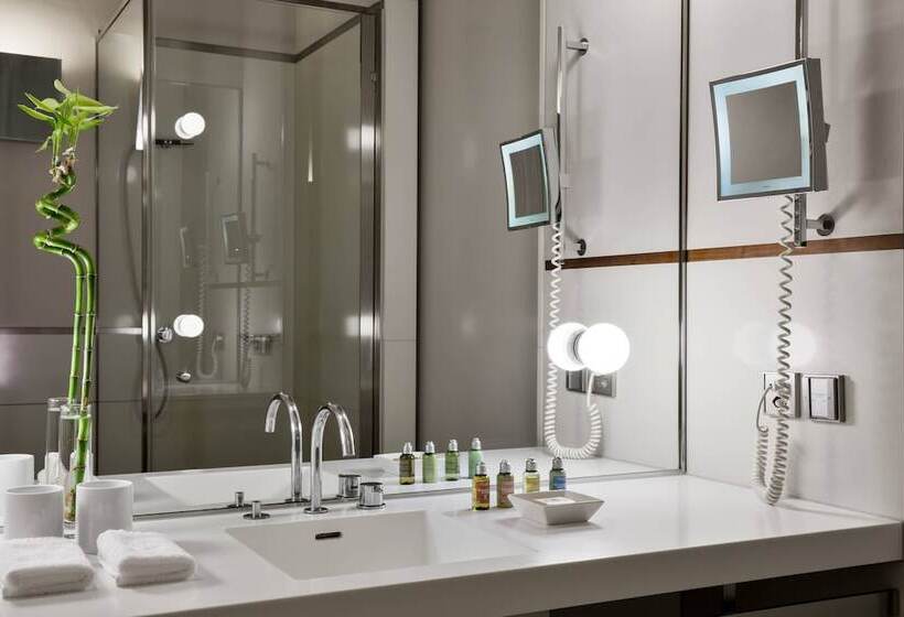 The Hotel Lucerne, Autograph Collection