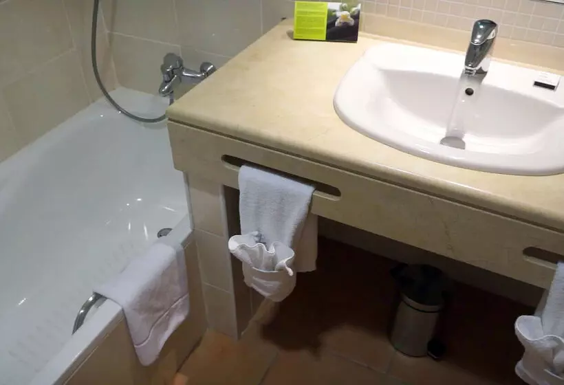 NH Marina Portimao Resort