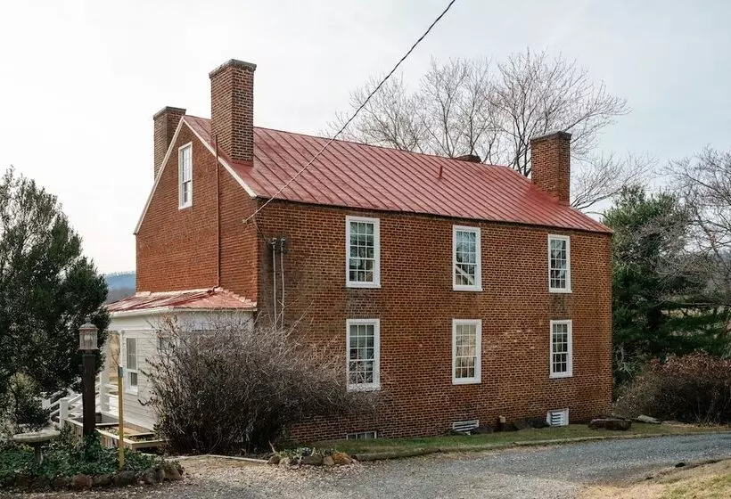 Aamiaismajoitus (B&B) The Crossroads Inn