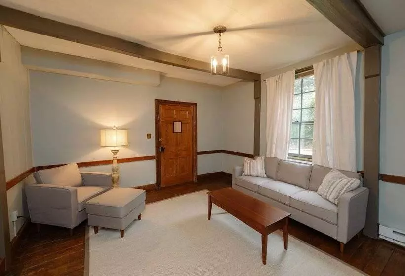 Aamiaismajoitus (B&B) The Crossroads Inn