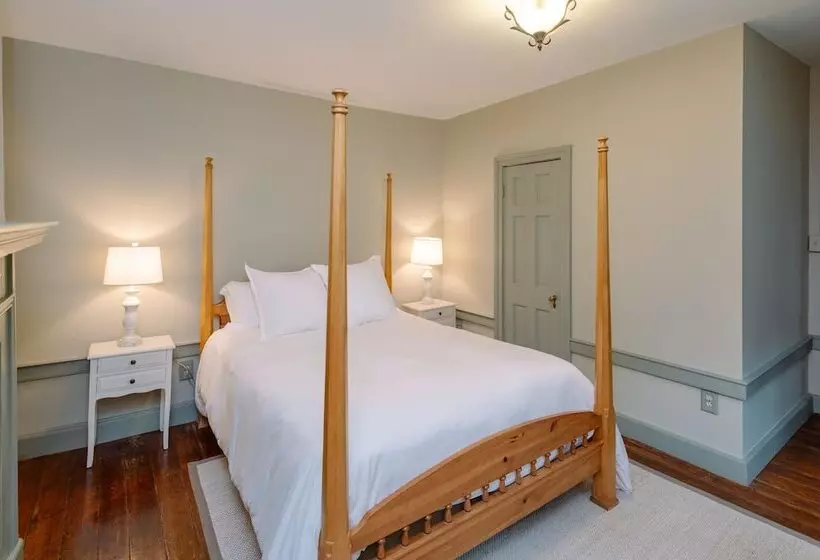 Aamiaismajoitus (B&B) The Crossroads Inn