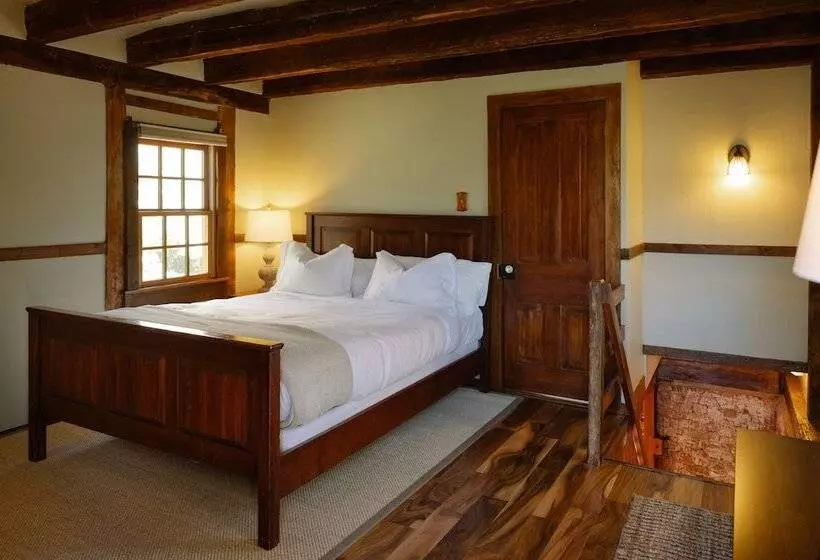 Aamiaismajoitus (B&B) The Crossroads Inn