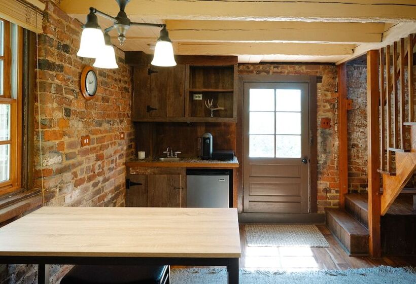 민박 The Crossroads Inn