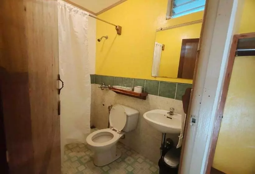 هتل Summer Homes Beach Resort And Cottages Palawan