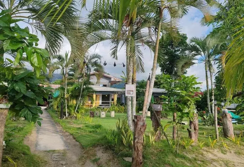 هتل Summer Homes Beach Resort And Cottages Palawan
