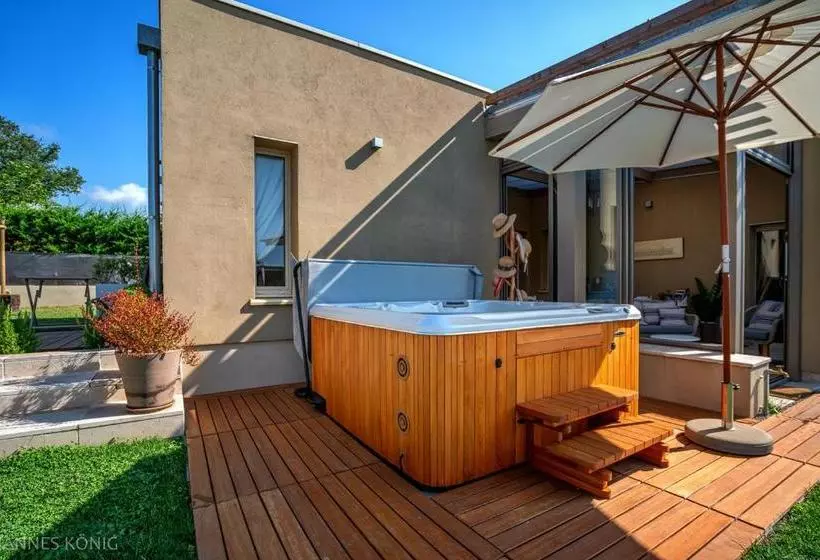 ベッドアンドブレックファースト Les Trois Oliviers