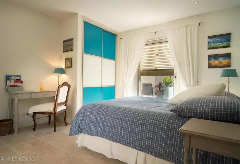 ベッドアンドブレックファースト Les Trois Oliviers