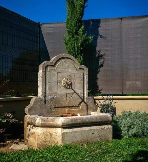 ベッドアンドブレックファースト Les Trois Oliviers