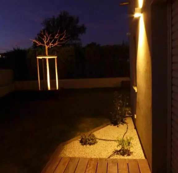 ベッドアンドブレックファースト Les Trois Oliviers