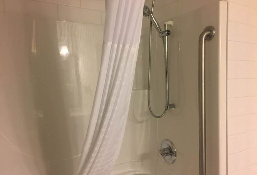 هتل Comfort Inn & Suites University