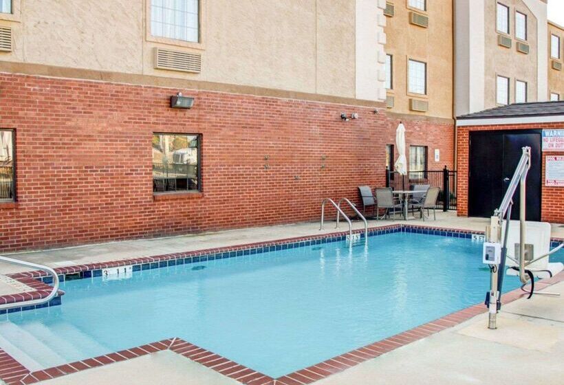 فندق Comfort Inn Bessemer Birmingham South