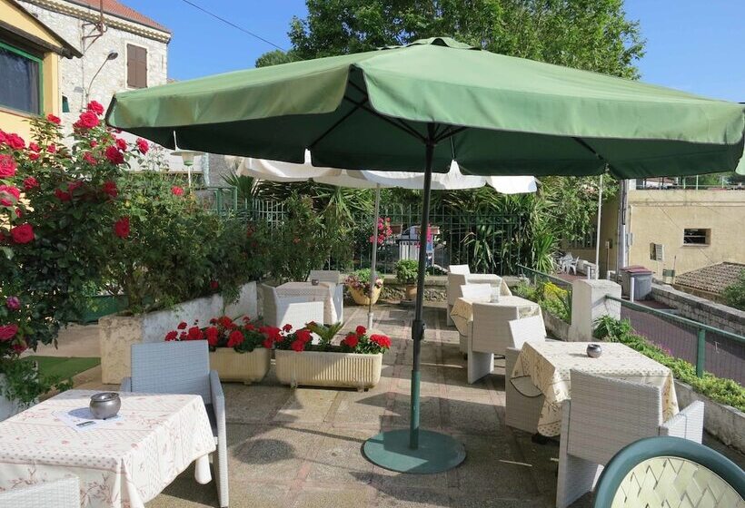 בית מלון כפרי Hostellerie Aspremont