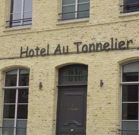호텔 Hôtel Restaurant Au Tonnelier