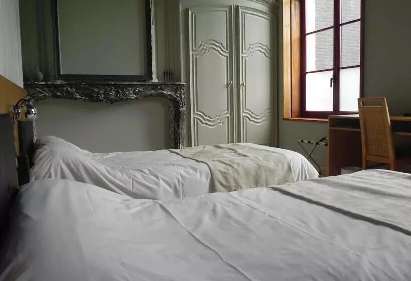 호텔 Hôtel Restaurant Au Tonnelier