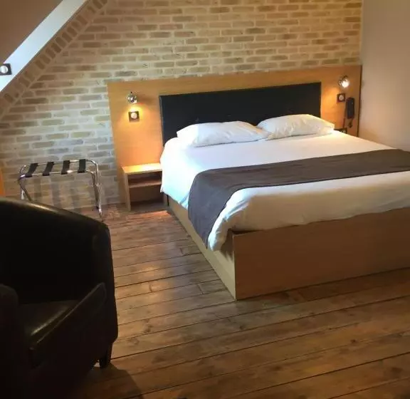 호텔 Hôtel Restaurant Au Tonnelier