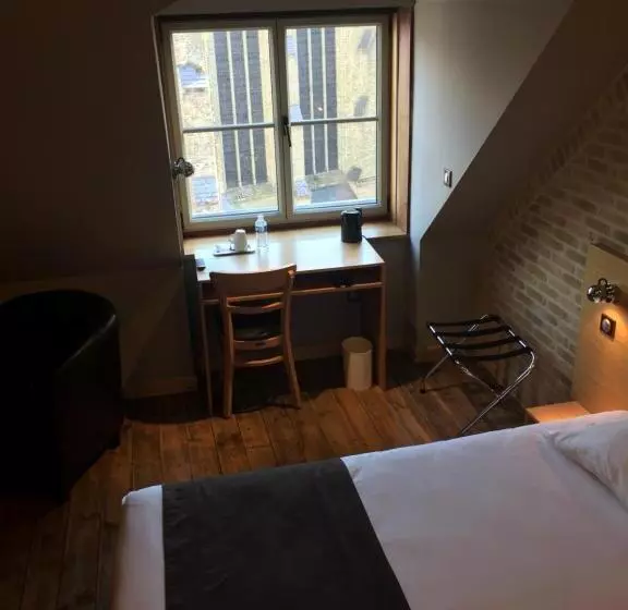 호텔 Hôtel Restaurant Au Tonnelier