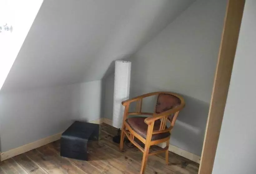 호텔 Hôtel Restaurant Au Tonnelier