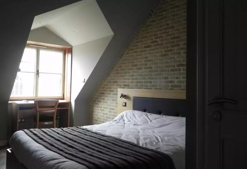 호텔 Hôtel Restaurant Au Tonnelier