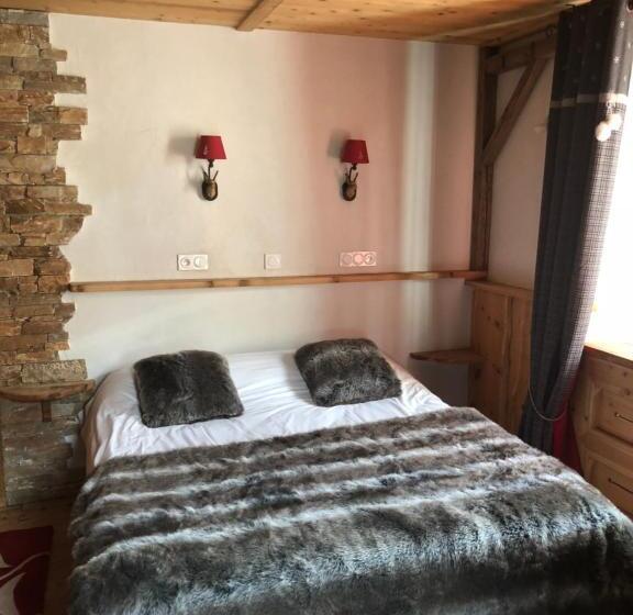 هتل Hôtel Restaurant De La Chaussée