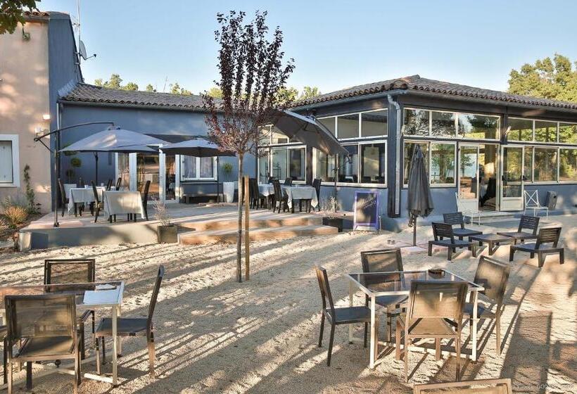 ホテル Hôtel Restaurant Les Lavandins