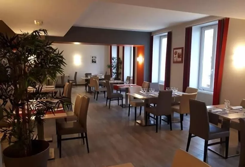 ホテル Hôtel Restaurant La Boule D'or