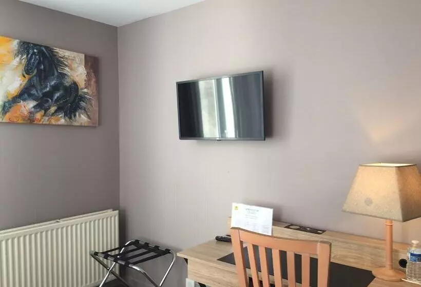 ホテル Hôtel Restaurant La Boule D'or