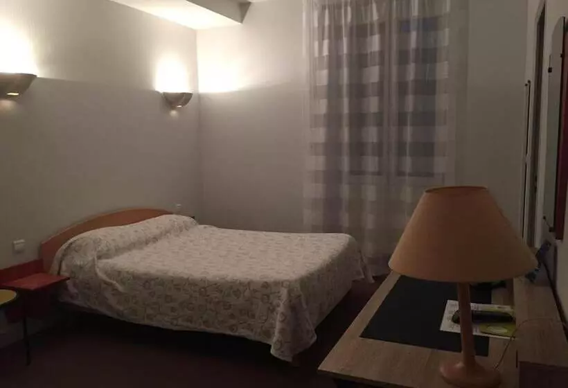 ホテル Hôtel Restaurant La Boule D'or