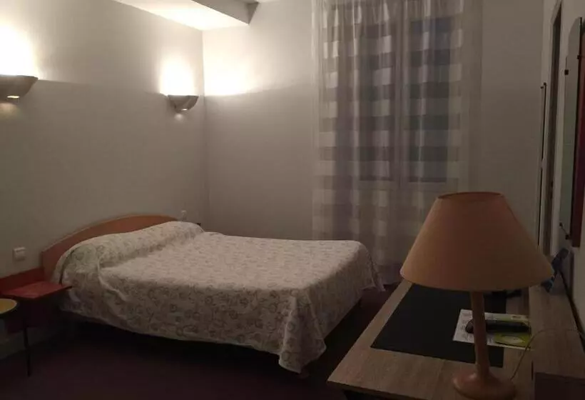 ホテル Hôtel Restaurant La Boule D'or