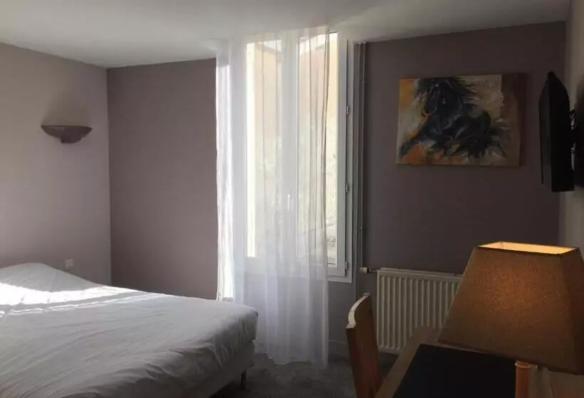 ホテル Hôtel Restaurant La Boule D'or