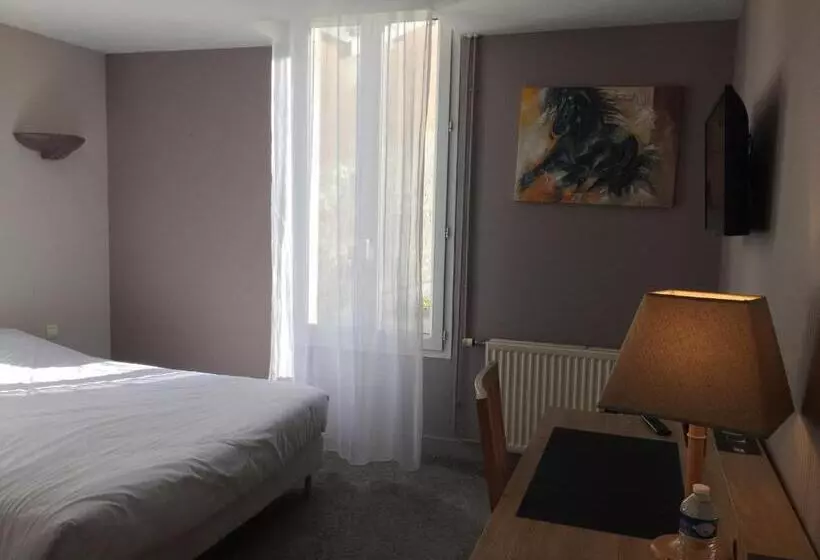 ホテル Hôtel Restaurant La Boule D'or