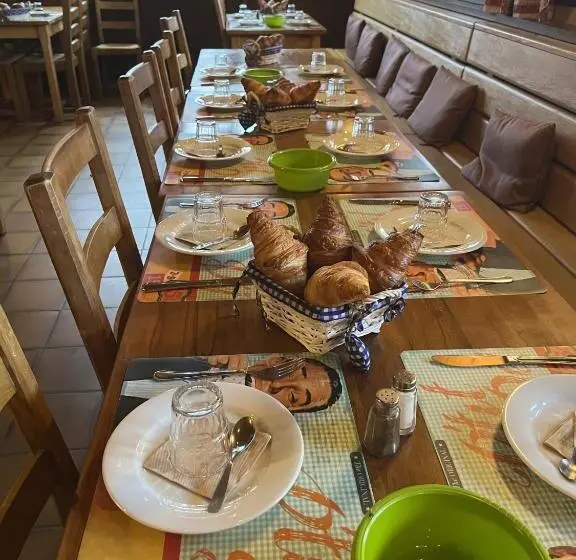 Отель La Foret De Maronne