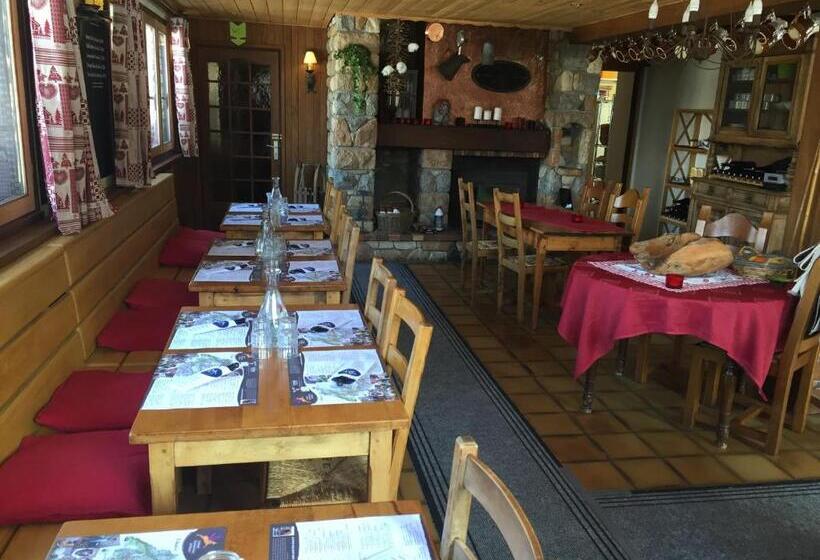 ホテル La Foret De Maronne