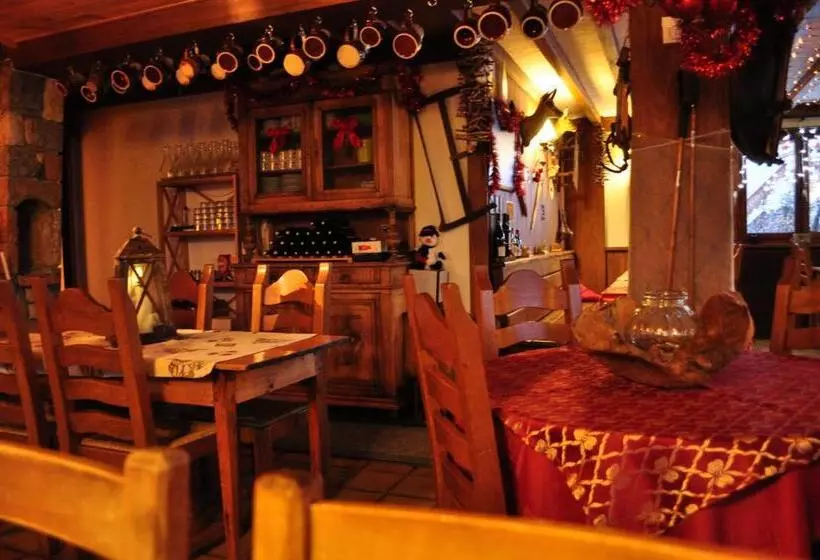 Отель La Foret De Maronne