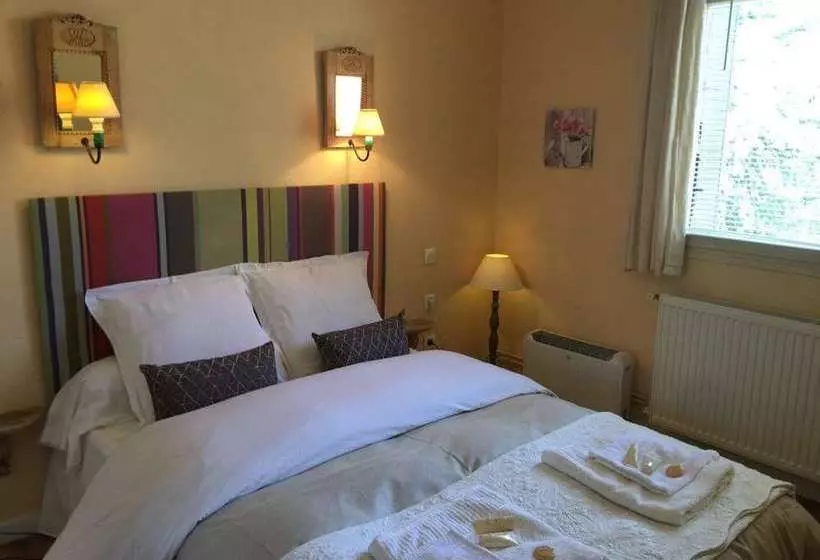 ホテル La Mirabelle Casteil Country House