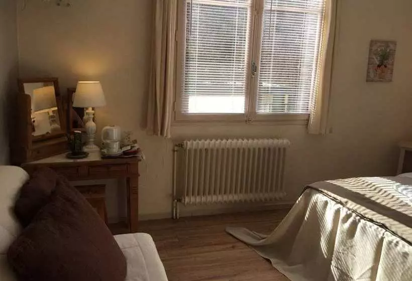 ホテル La Mirabelle Casteil Country House