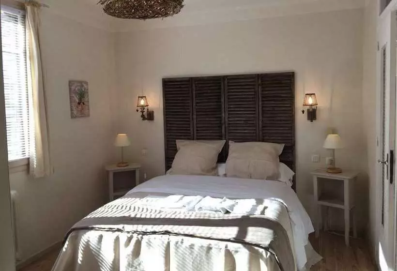 ホテル La Mirabelle Casteil Country House