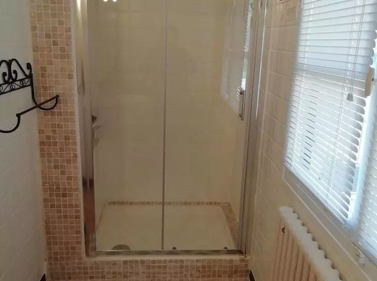 ホテル La Mirabelle Casteil Country House