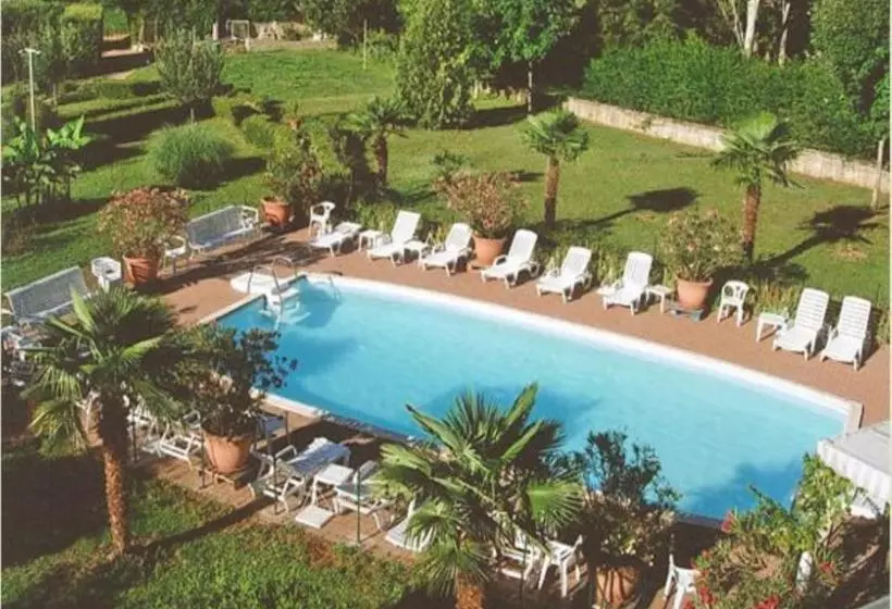 Отель Les Songes De Buxy