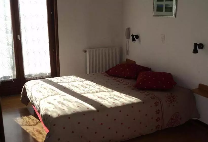 Отель Les Tilleuls