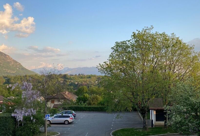 Отель Logis Hôtel Annecy Nord / Argonay