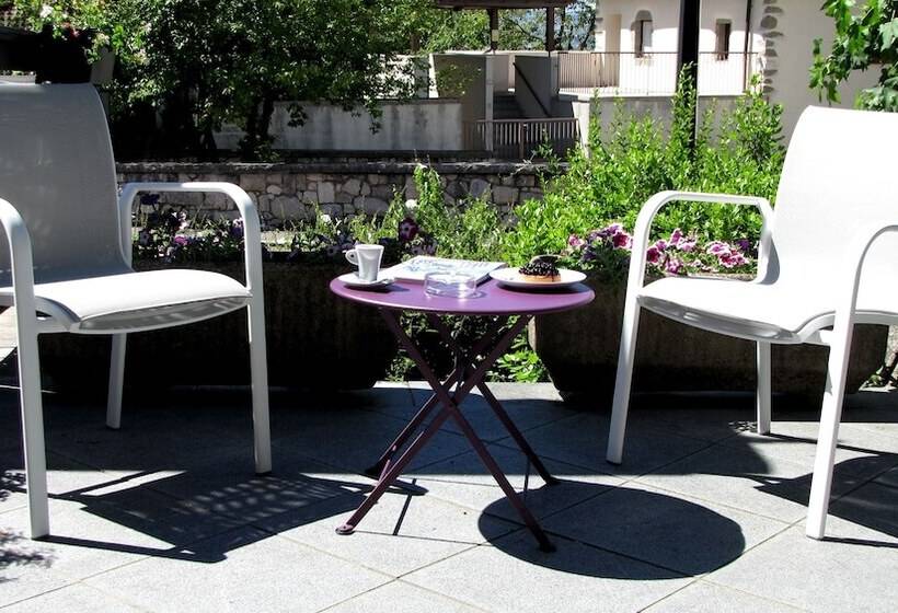 Отель Logis Hôtel Annecy Nord / Argonay