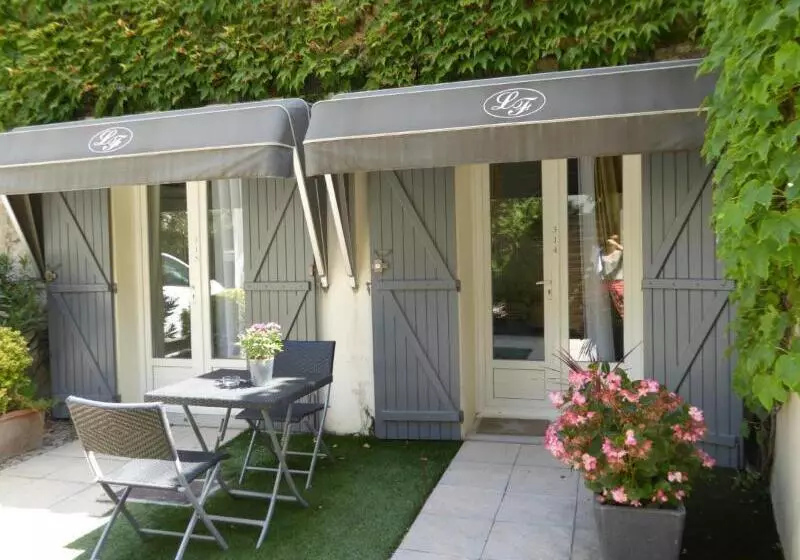 Hotel Logis Hôtel La Fenière