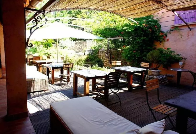 호텔 Logis Hôtel Restaurant Des Pins