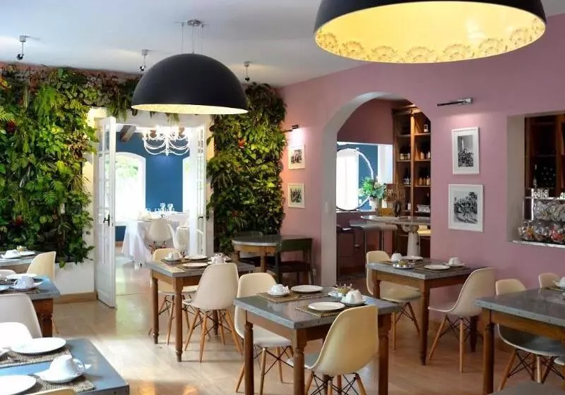 호텔 Logis Hôtel Restaurant Des Pins