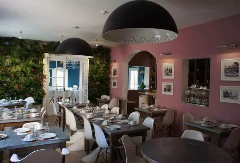 호텔 Logis Hôtel Restaurant Des Pins