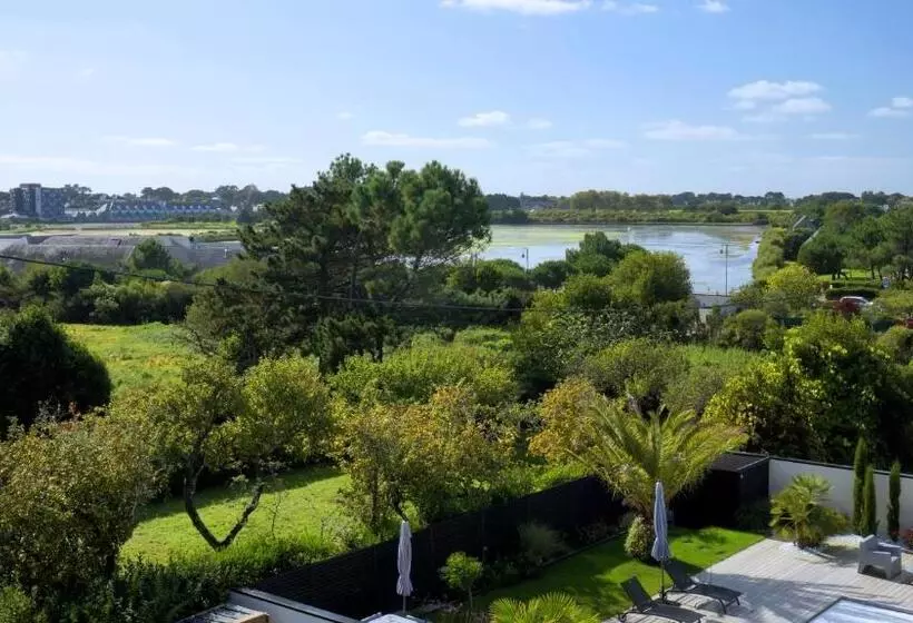 Отель Restaurant Lann Roz / Cote Cuisine