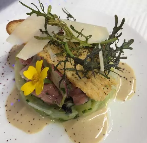 Отель Restaurant Lann Roz / Cote Cuisine