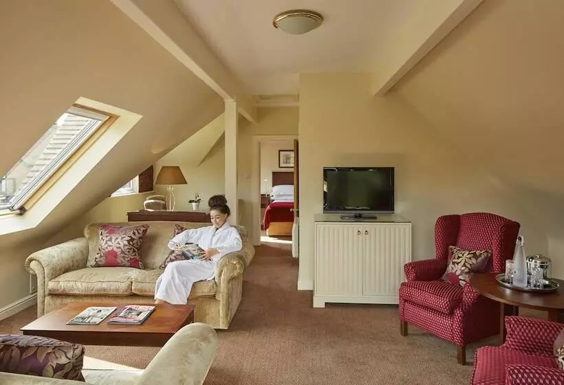 渡假胜地 Macdonald Elmers Court