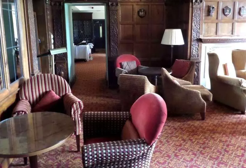 渡假胜地 Macdonald Elmers Court